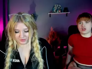 juli-kisss's Live Sex Cam Show