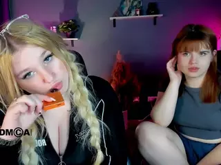 juli-kisss's Live Sex Cam Show