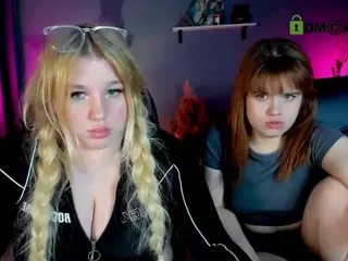 juli-kisss's Live Sex Cam Show