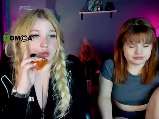 juli-kisss's Live Sex Cam Show