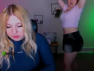 juli-kisss's Live Sex Cam Show
