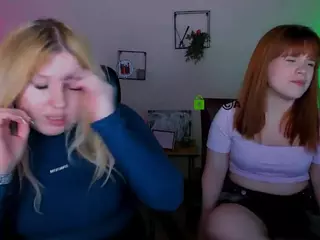 juli-kisss's Live Sex Cam Show