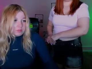 juli-kisss's Live Sex Cam Show