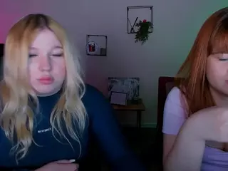 juli-kisss's Live Sex Cam Show