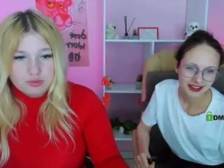 juli-kisss's Live Sex Cam Show