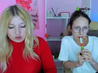 juli-kisss's Live Sex Cam Show
