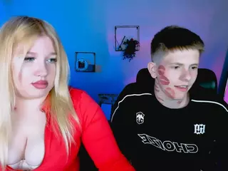 juli-kisss's Live Sex Cam Show
