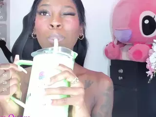 kaitllyn-queen's Live Sex Cam Show