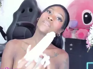 kaitllyn-queen's Live Sex Cam Show