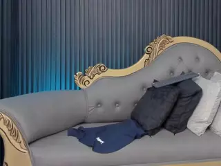 YOURPERFECT-ASS's Live Sex Cam Show