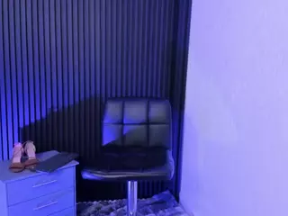 YOURPERFECT-ASS's Live Sex Cam Show