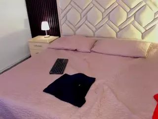 YOURPERFECT-ASS's Live Sex Cam Show