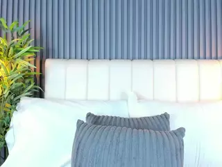 LinaGlam's Live Sex Cam Show