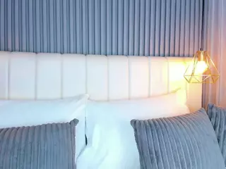 LinaGlam's Live Sex Cam Show