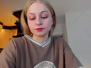 MiaMew's Live Sex Cam Show