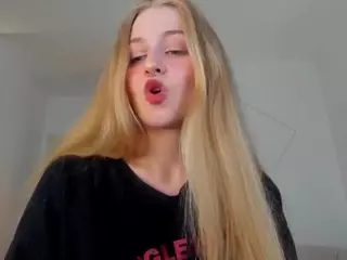 MiaMew's Live Sex Cam Show