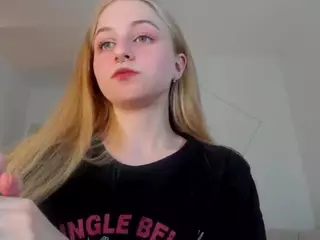MiaMew's Live Sex Cam Show