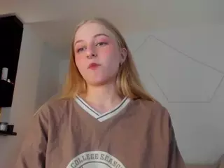 MiaMew's Live Sex Cam Show