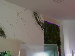 Emilyybloom's Live Sex Cam Show