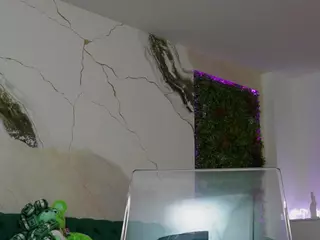 Emilyybloom's Live Sex Cam Show