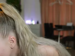 Emilyybloom's Live Sex Cam Show
