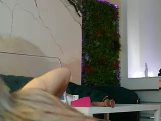 Emilyybloom's Live Sex Cam Show