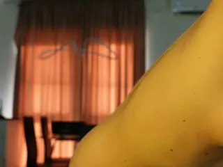Emilyybloom's Live Sex Cam Show