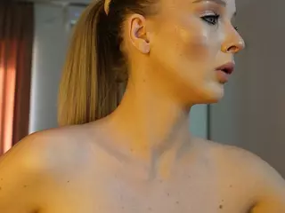 Emilyybloom's Live Sex Cam Show