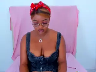 LunaLyon's Live Sex Cam Show