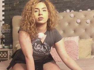 Live cam show with maddisonblush