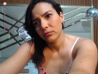 Sexyladyandhot's Live Sex Cam Show