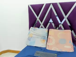 Sophia-Teran's Live Sex Cam Show