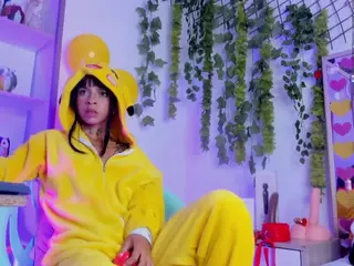 Emy-Harmony's Live Sex Cam Show