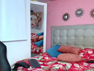 rosariio1's Live Sex Cam Show