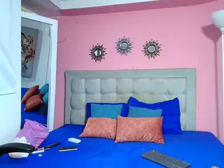 rosariio1's Live Sex Cam Show