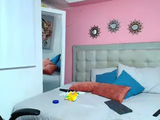 rosariio1's Live Sex Cam Show