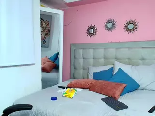 rosariio1's Live Sex Cam Show