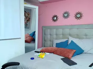 rosariio1's Live Sex Cam Show