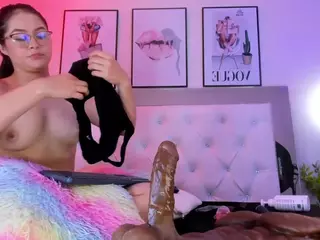 CoraChandler's Live Sex Cam Show