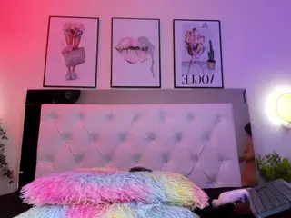 CoraChandler's Live Sex Cam Show