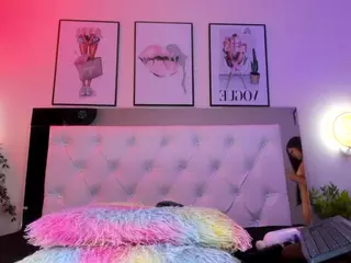 CoraChandler's Live Sex Cam Show