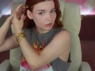 Live cam show with RedShine