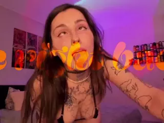 sweettsoft's Live Sex Cam Show