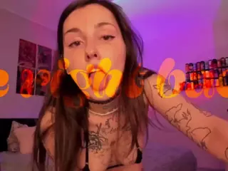 sweettsoft's Live Sex Cam Show