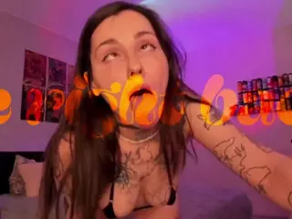 sweettsoft's Live Sex Cam Show