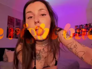 sweettsoft's Live Sex Cam Show