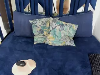 Lia2hill's Live Sex Cam Show