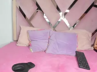 Lia2hill's Live Sex Cam Show