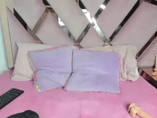 Lia2hill's Live Sex Cam Show