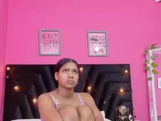 DonnaBeella's Live Sex Cam Show